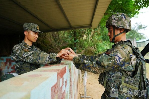 贝格富配资 沉浸式体验兵哥哥超燃投弹现场|荔枝军事